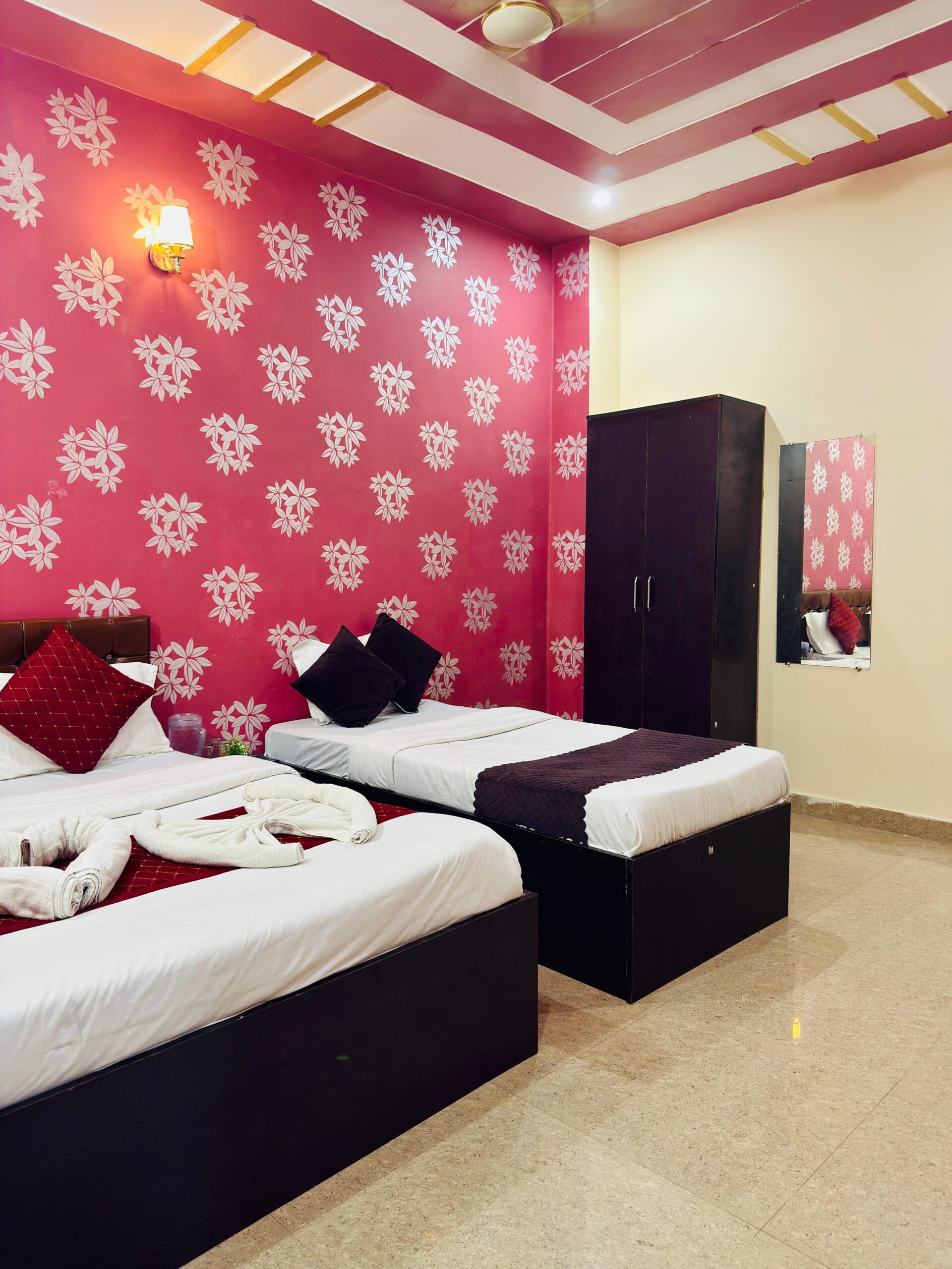 Deluxe  Family Room - Image 5